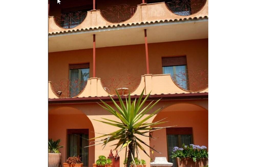 Andromaco Palace Hotel Таормина Екстериор снимка