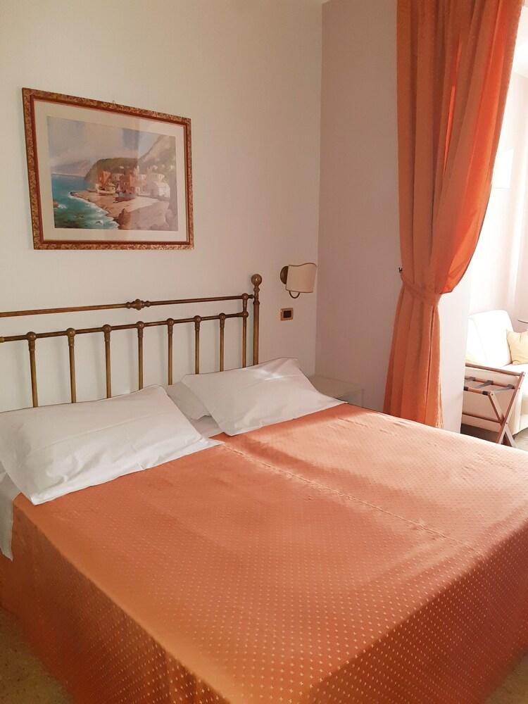 Andromaco Palace Hotel Таормина Екстериор снимка
