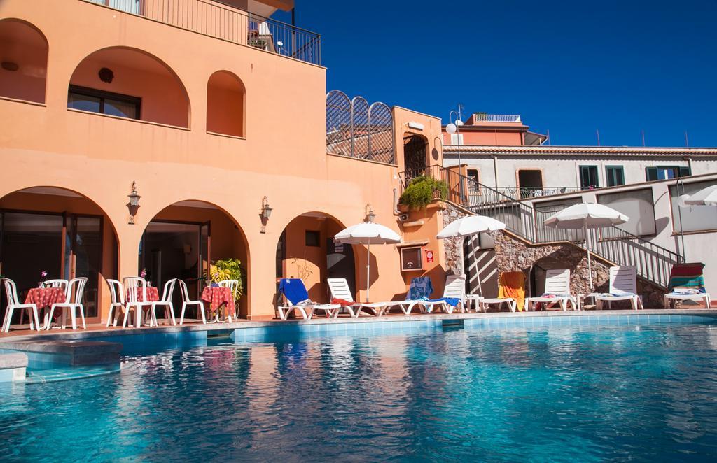 Andromaco Palace Hotel Таормина Екстериор снимка